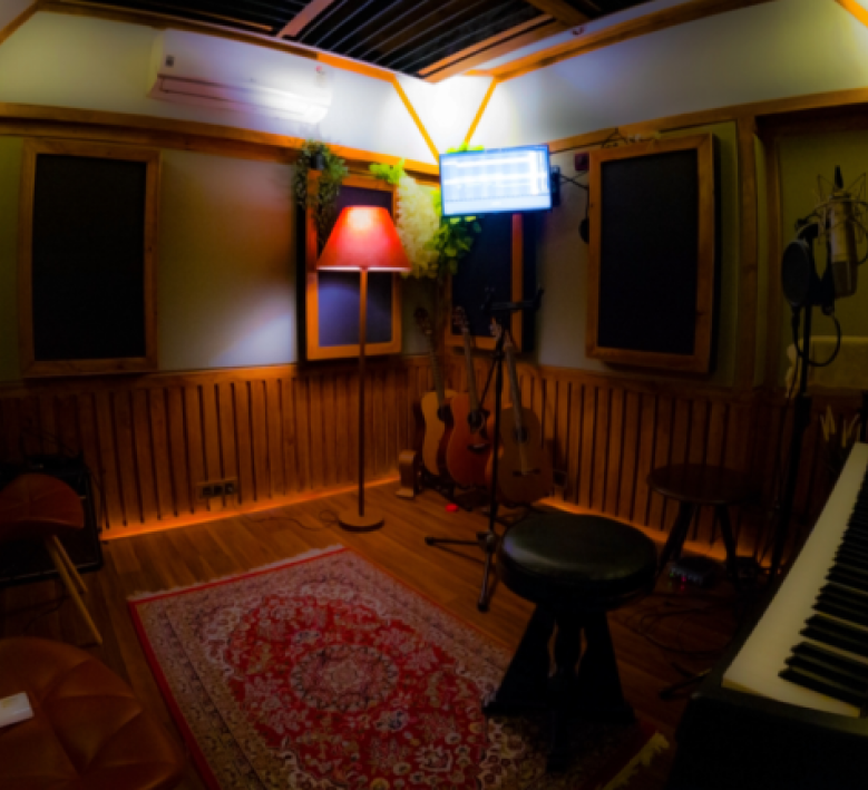 Studio-B-576×1024 1